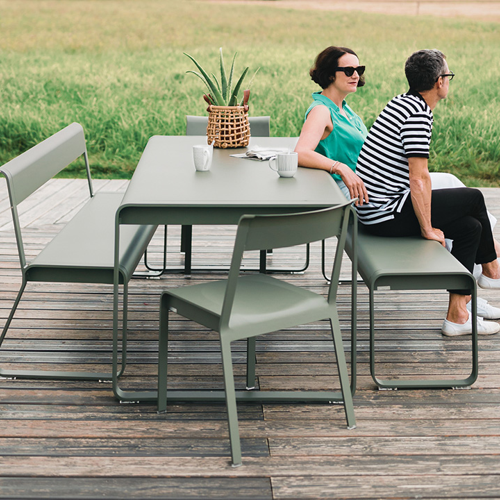 Muebles de jardin marca Fermob modelo Bellevie